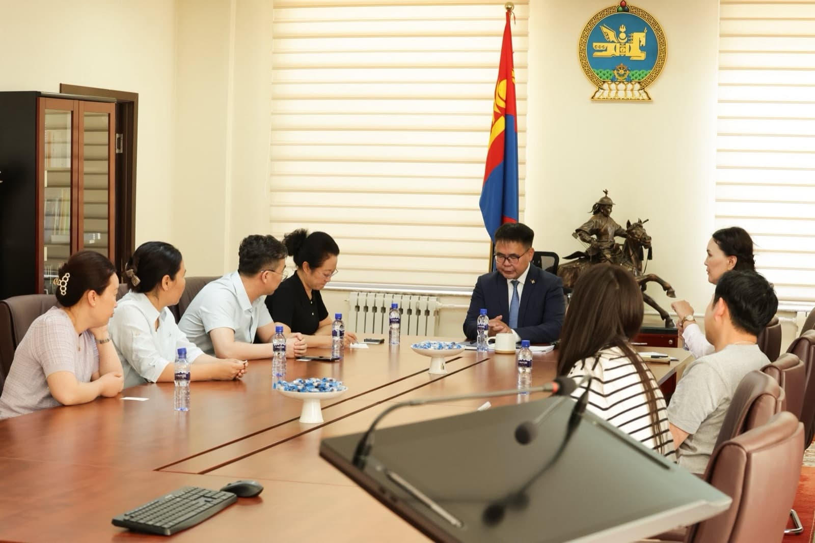 Төлөөлөгч М.Батжаргал: Сумдын дэд бүтцийн асуудлыг шийдвэрлэхэд анхаарч байна